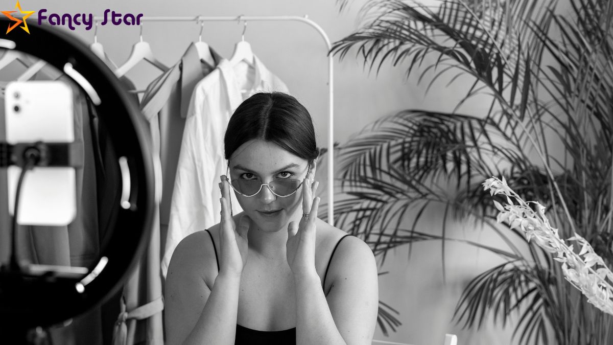 JoJo Siwa- Social MEdia Influencer for Gen Z